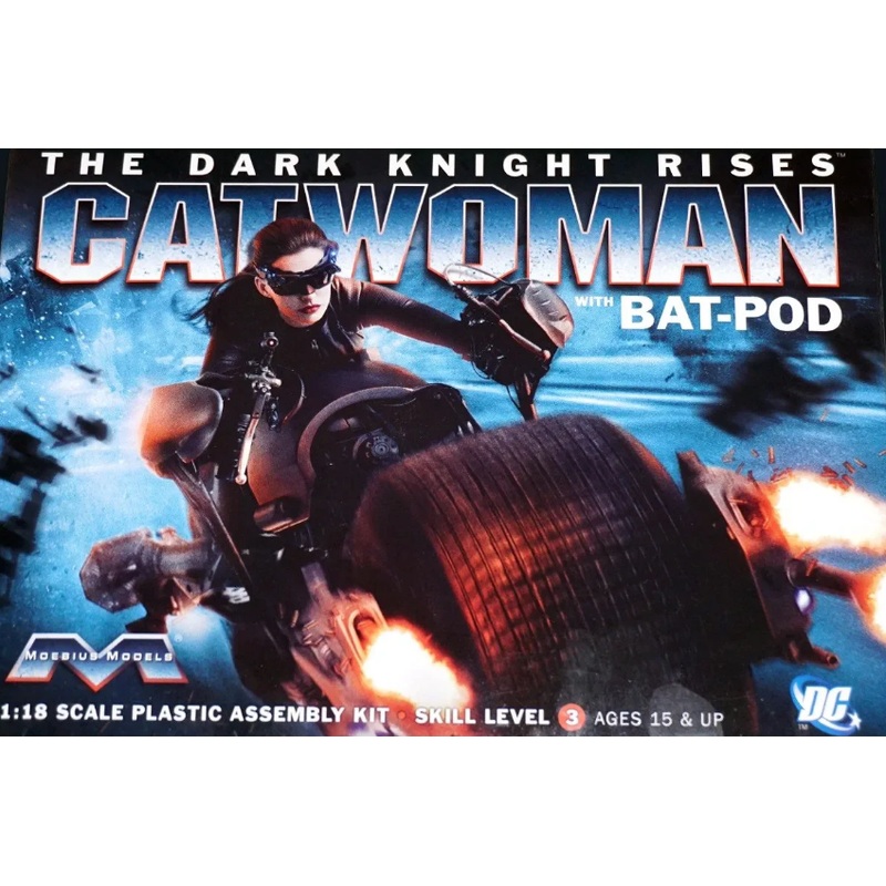 1/25 Catwoman W/ Bat-Pod