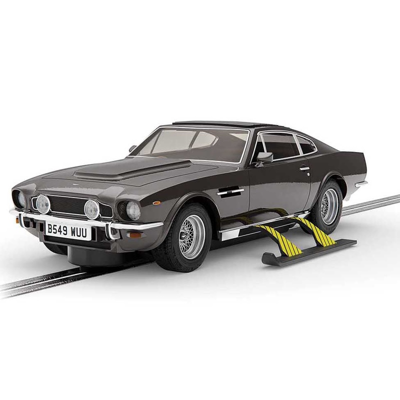 xxMovie Bond Aston Martin V8